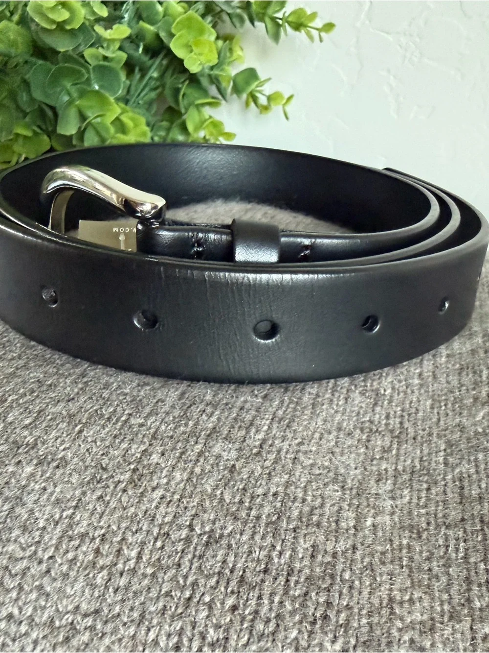 J.Crew Black Leather Belt Minimal Silver Buckle Size 38 Medium NWT - Picture 3 of 8